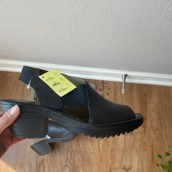 Sandals - Picture 3 of 3